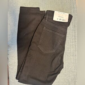 NWT Loft Curvy Skinny Jeans Size 25P